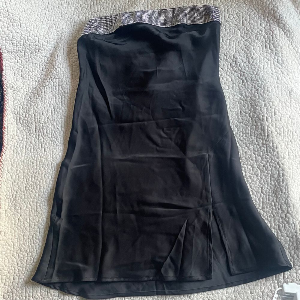 Women's black satin rhinestone‎ strapless slit short dress size 6 medium